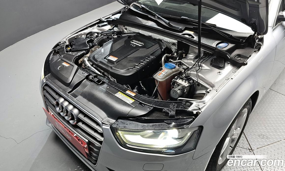 Audi A4 (B8) фото 6