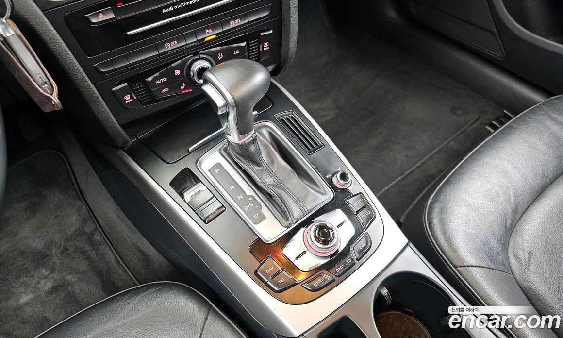 Audi A4 (B8) фото 9