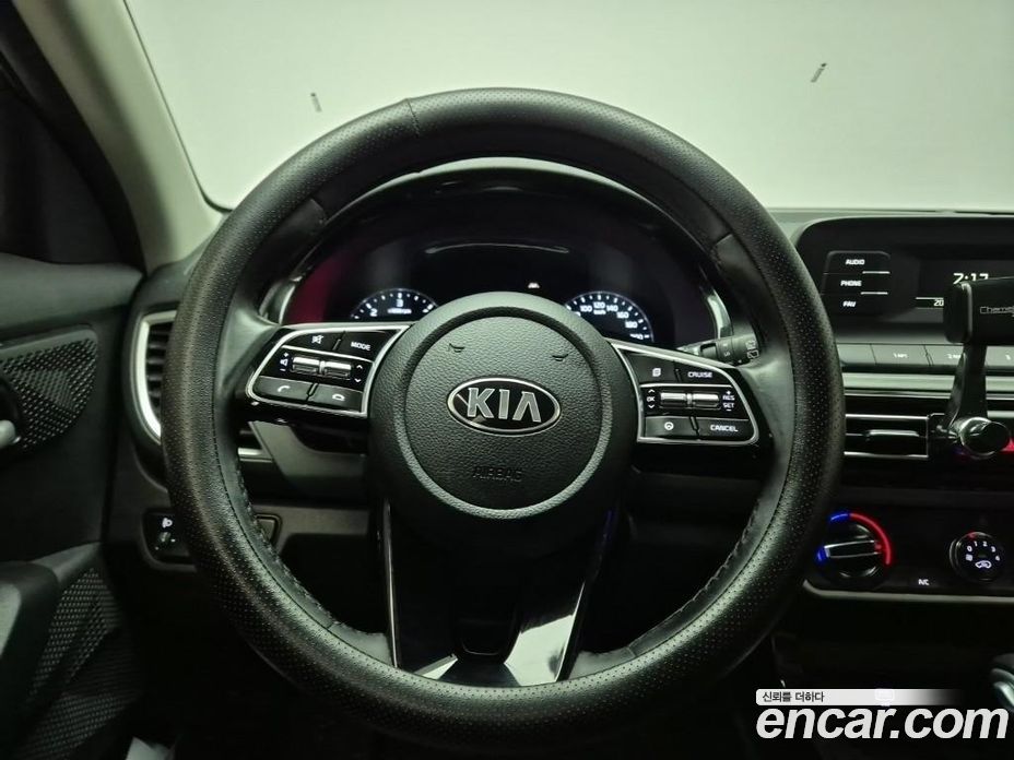 Kia Seltos фото 10