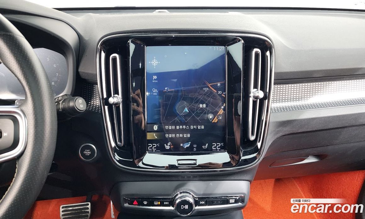 Volvo XC40 фото 12