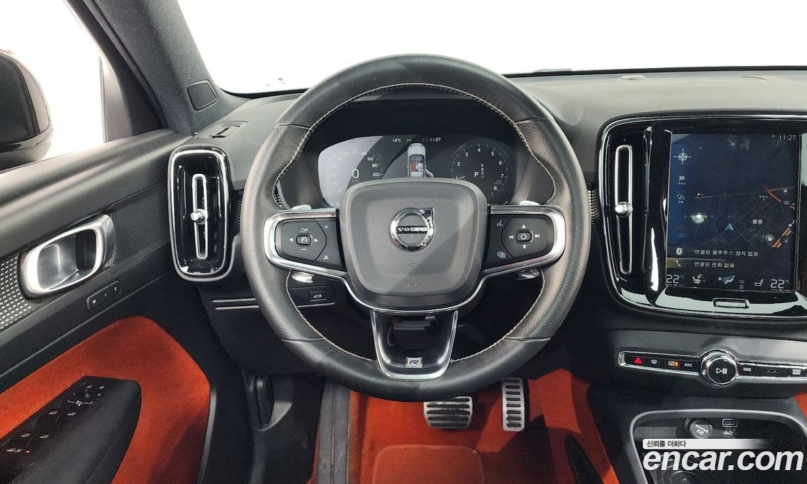 Volvo XC40 фото 13