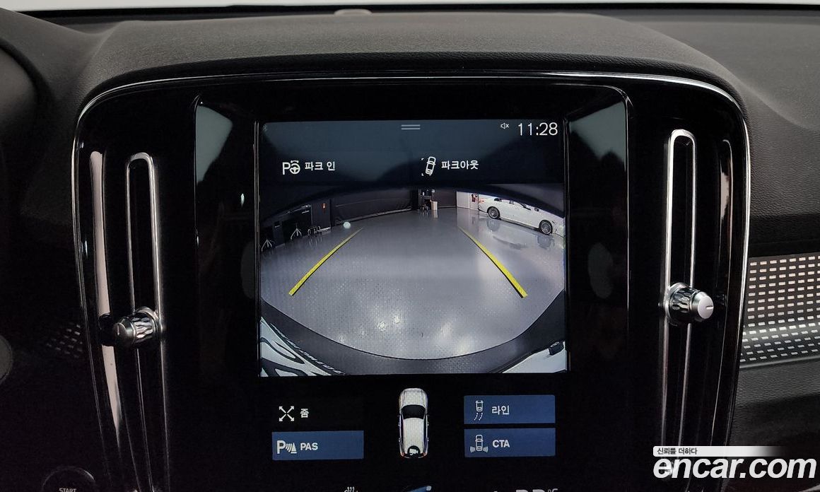 Volvo XC40 фото 14