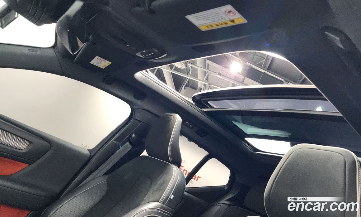 Volvo XC40 фото 17