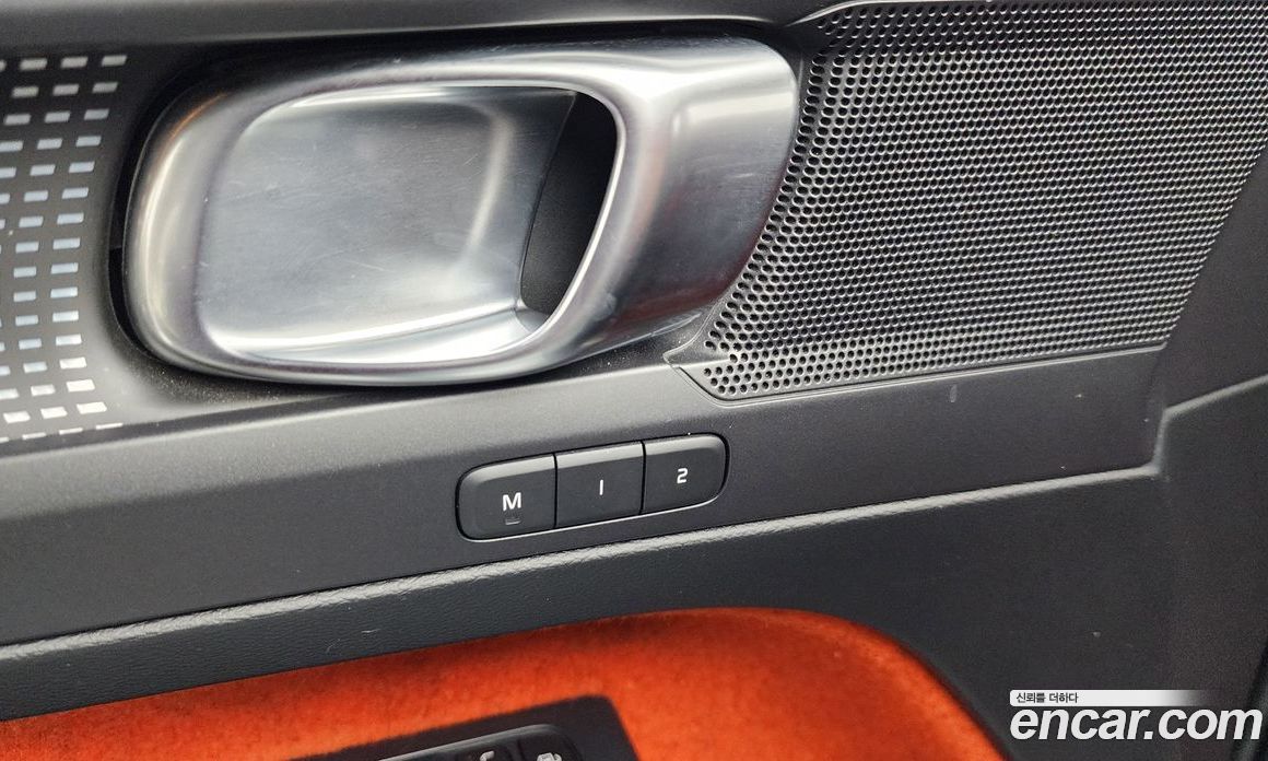 Volvo XC40 фото 35