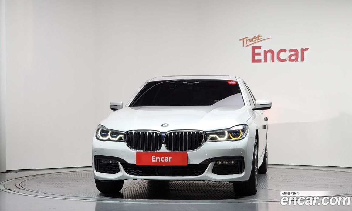 BMW 7-Series (G11) фото 3