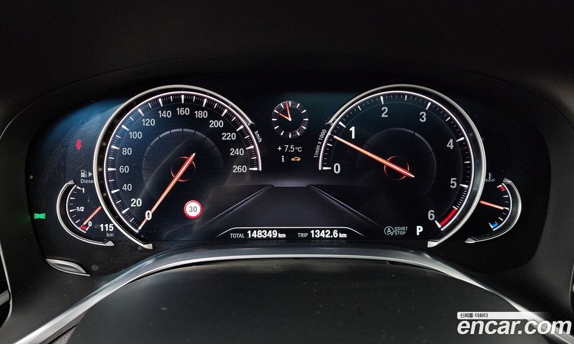 BMW 7-Series (G11) фото 8