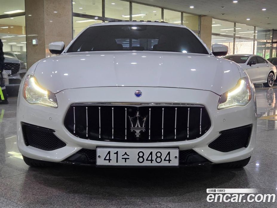 Maserati Quattroporte фото 2