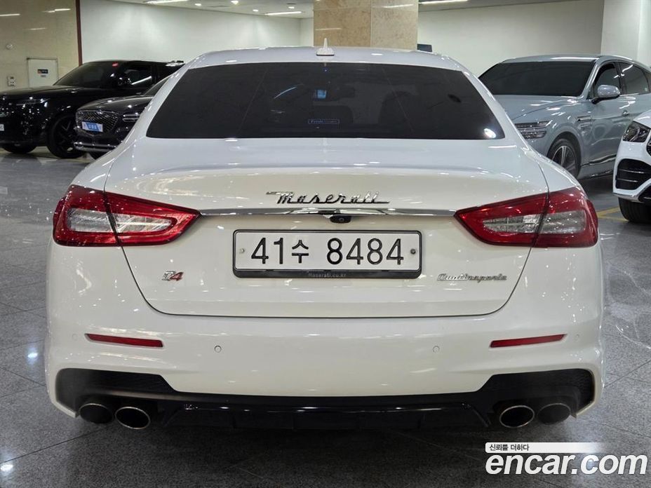Maserati Quattroporte фото 4