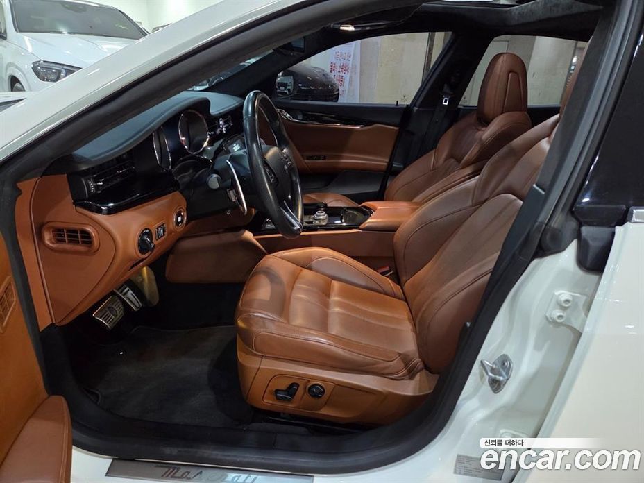 Maserati Quattroporte фото 6