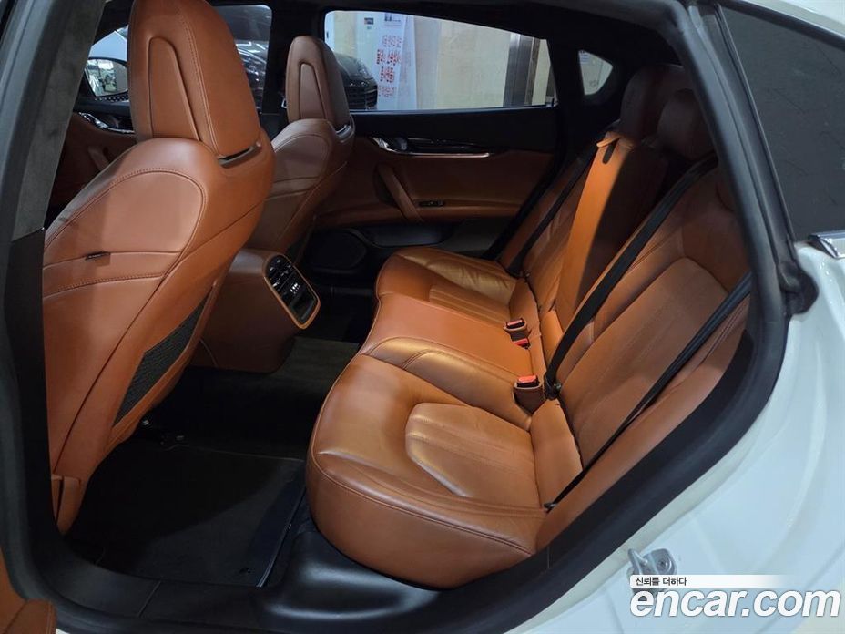 Maserati Quattroporte фото 7
