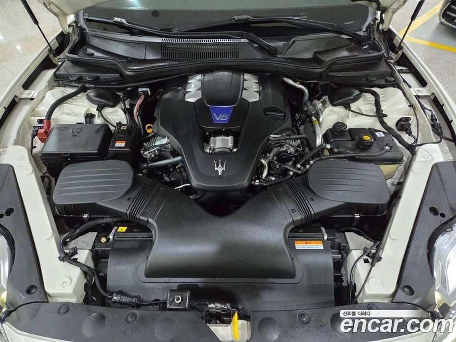 Maserati Quattroporte фото 18