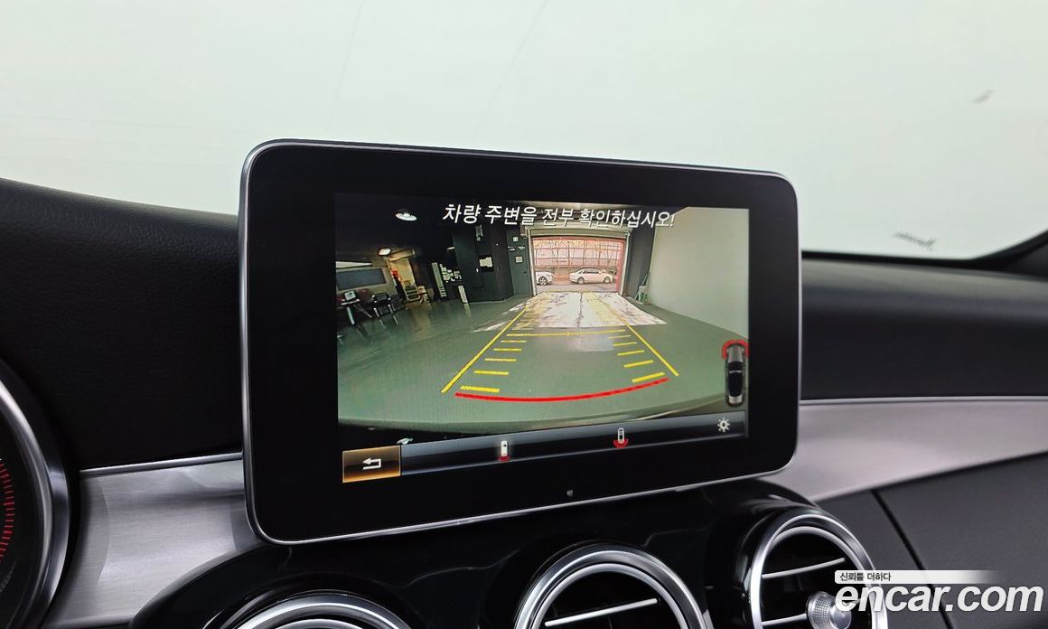 Mercedes-Benz C-Class W205 фото 15