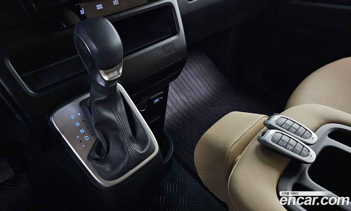 Hyundai Staria фото 9