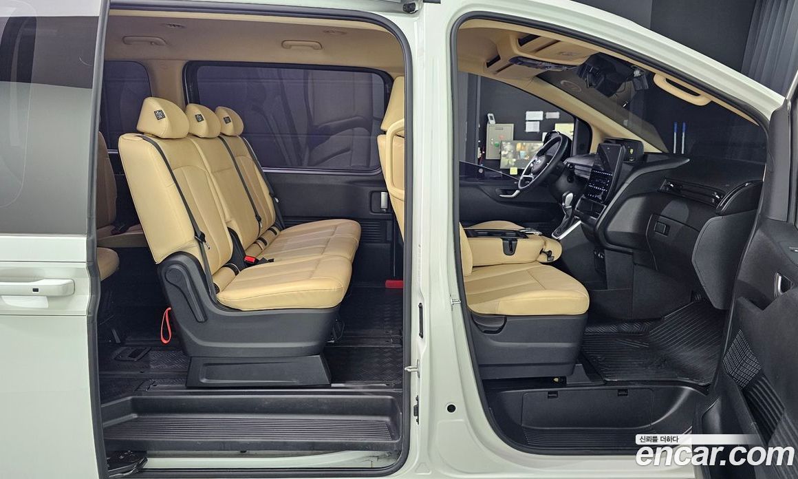 Hyundai Staria фото 12