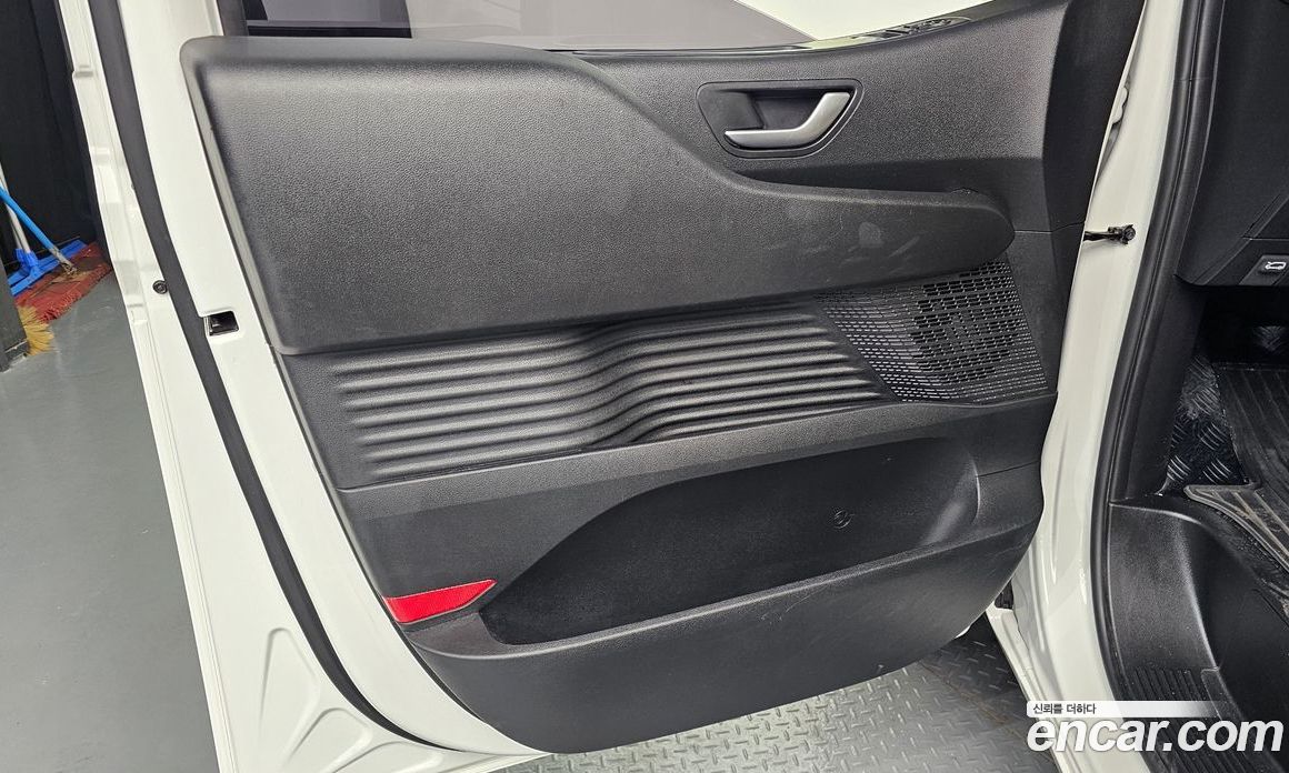 Hyundai Staria фото 24