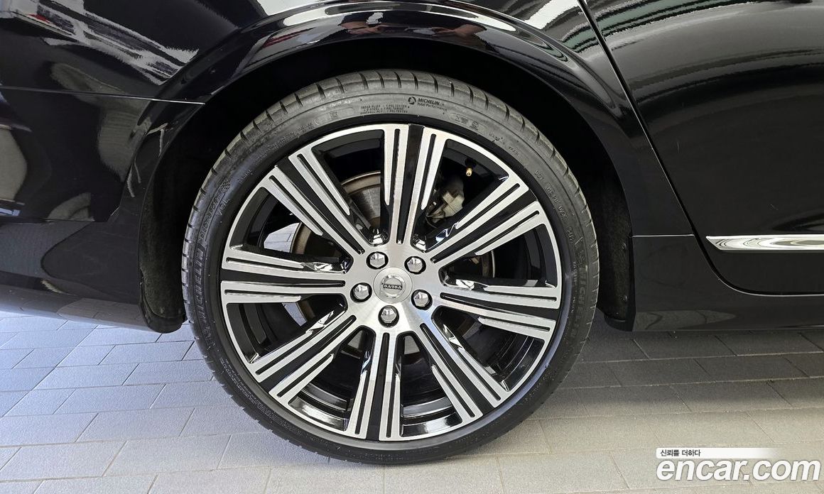 Volvo S90 фото 5