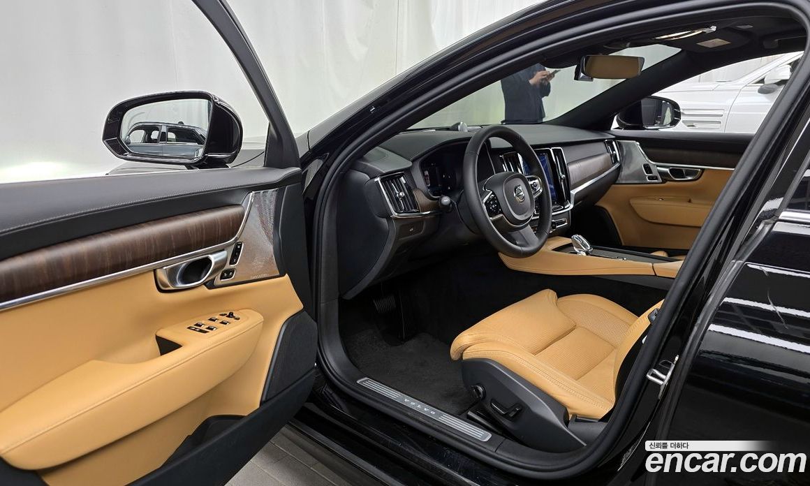 Volvo S90 фото 10