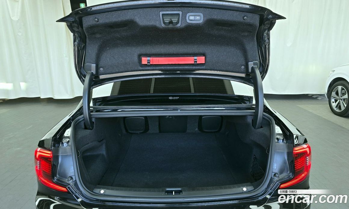Volvo S90 фото 20
