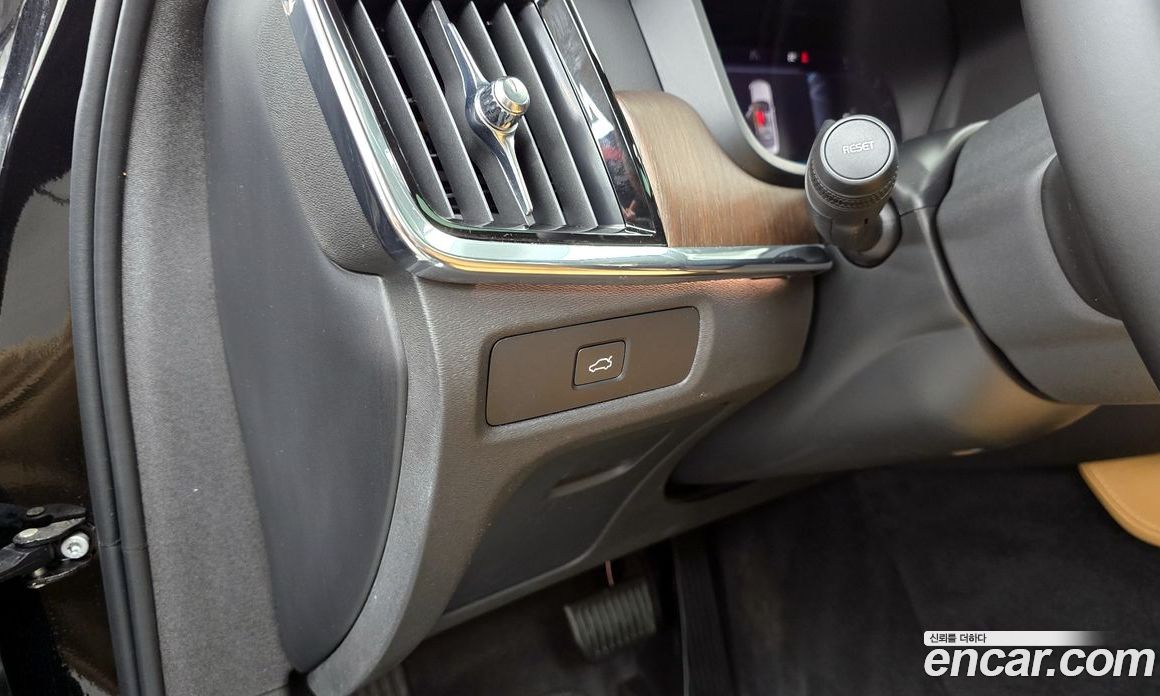 Volvo S90 фото 29
