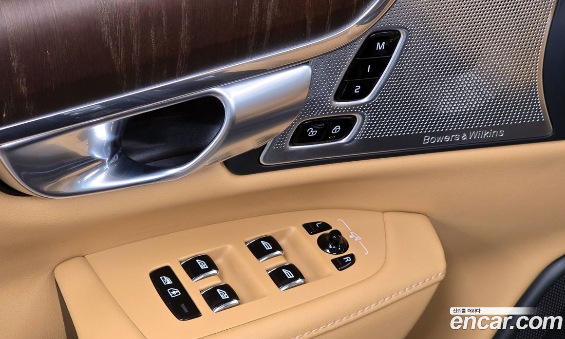 Volvo S90 фото 33