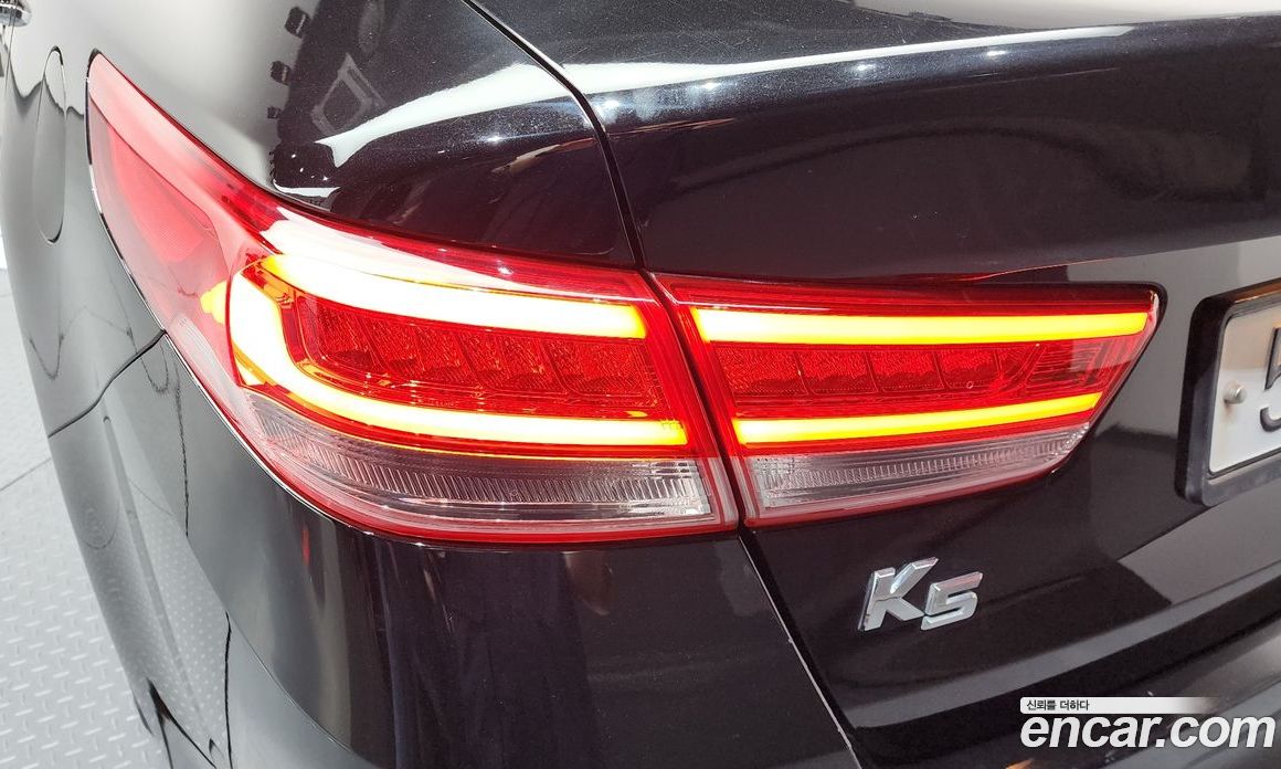 Kia K5 2nd Gen фото 23