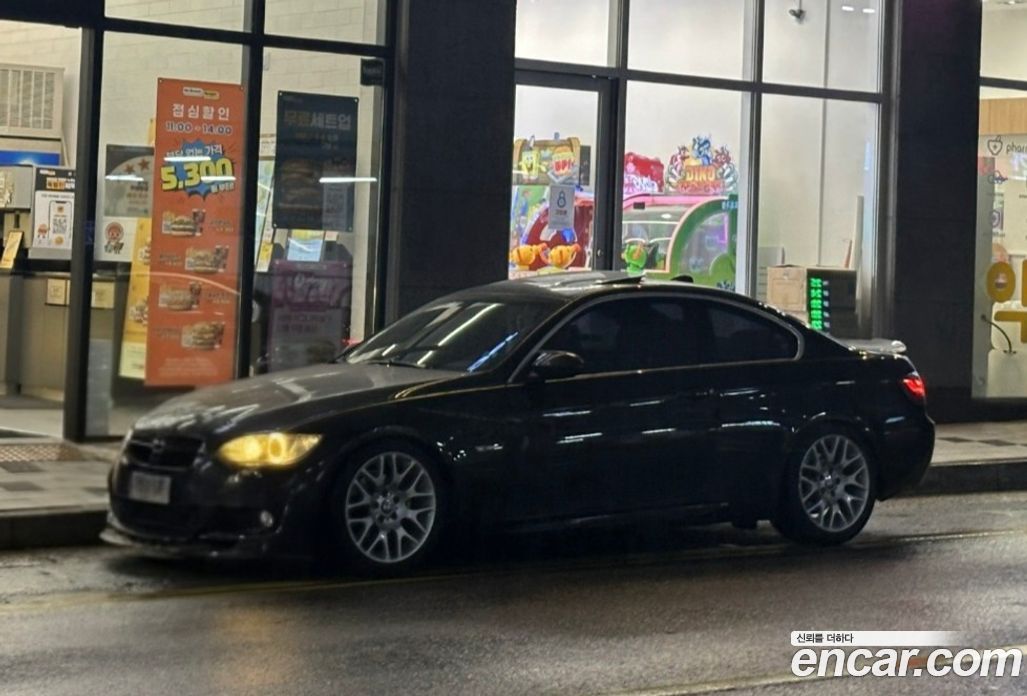 BMW 3-Series (E90) фото 2
