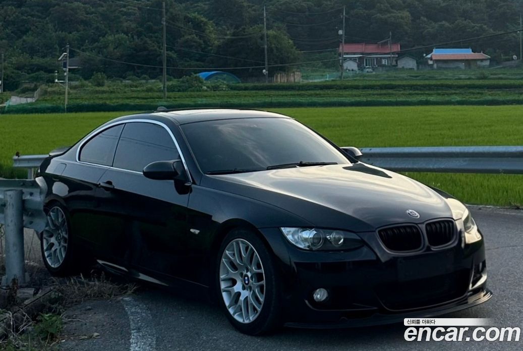 BMW 3-Series (E90) фото 4
