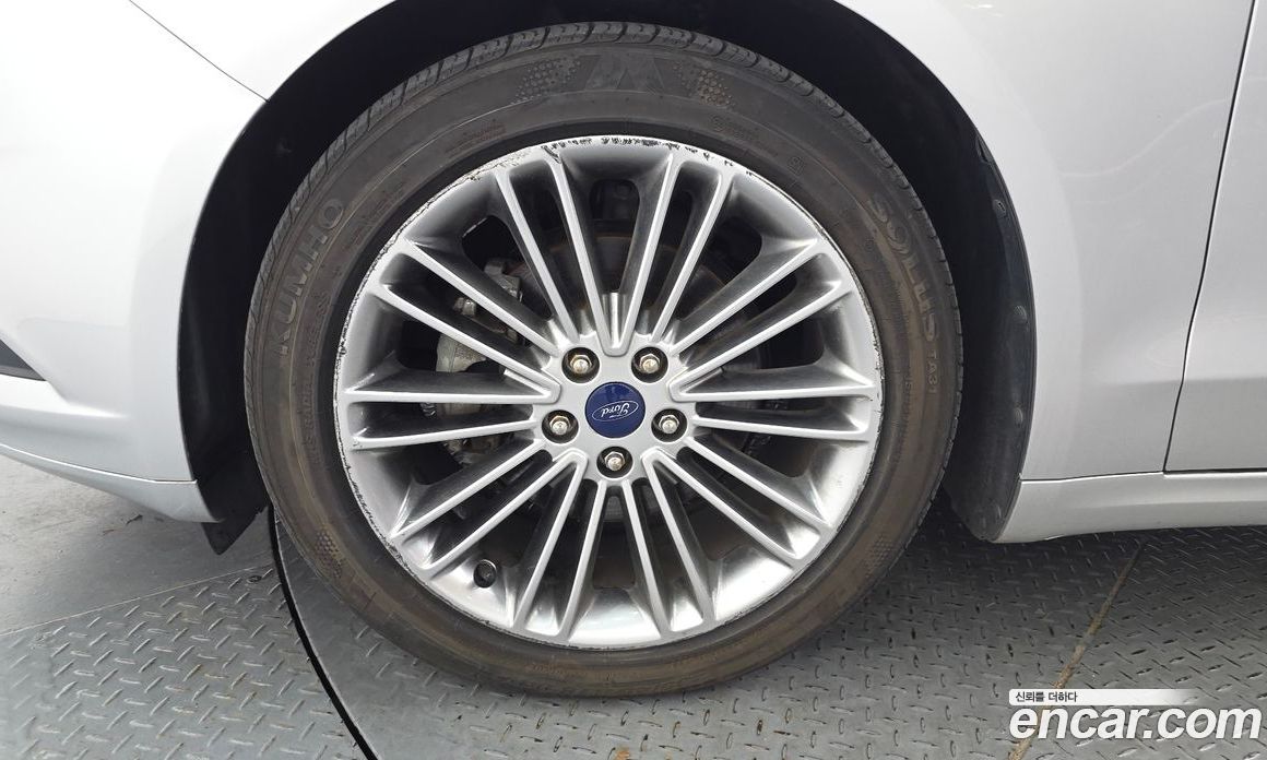 Ford Fusion фото 5