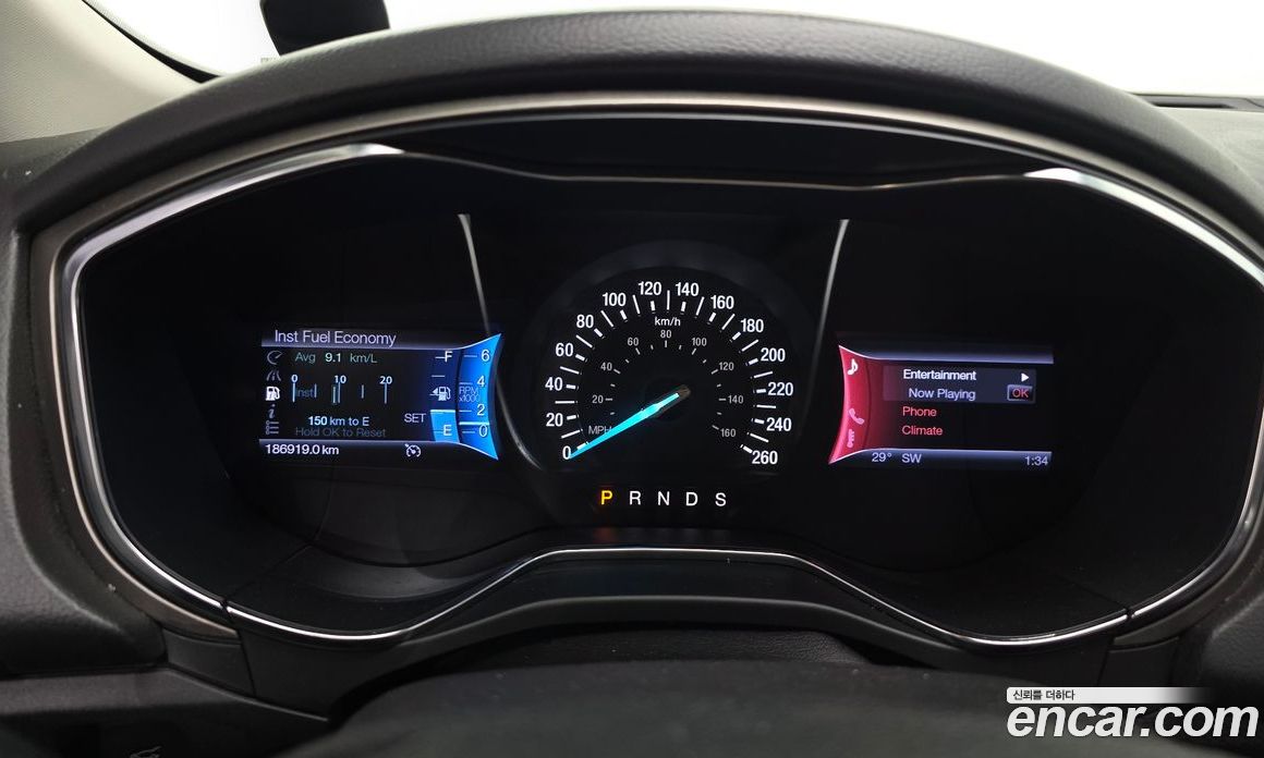 Ford Fusion фото 8