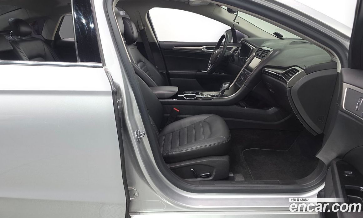 Ford Fusion фото 10