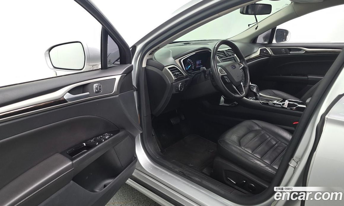 Ford Fusion фото 11