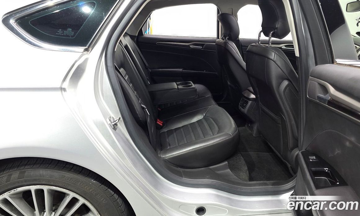 Ford Fusion фото 12