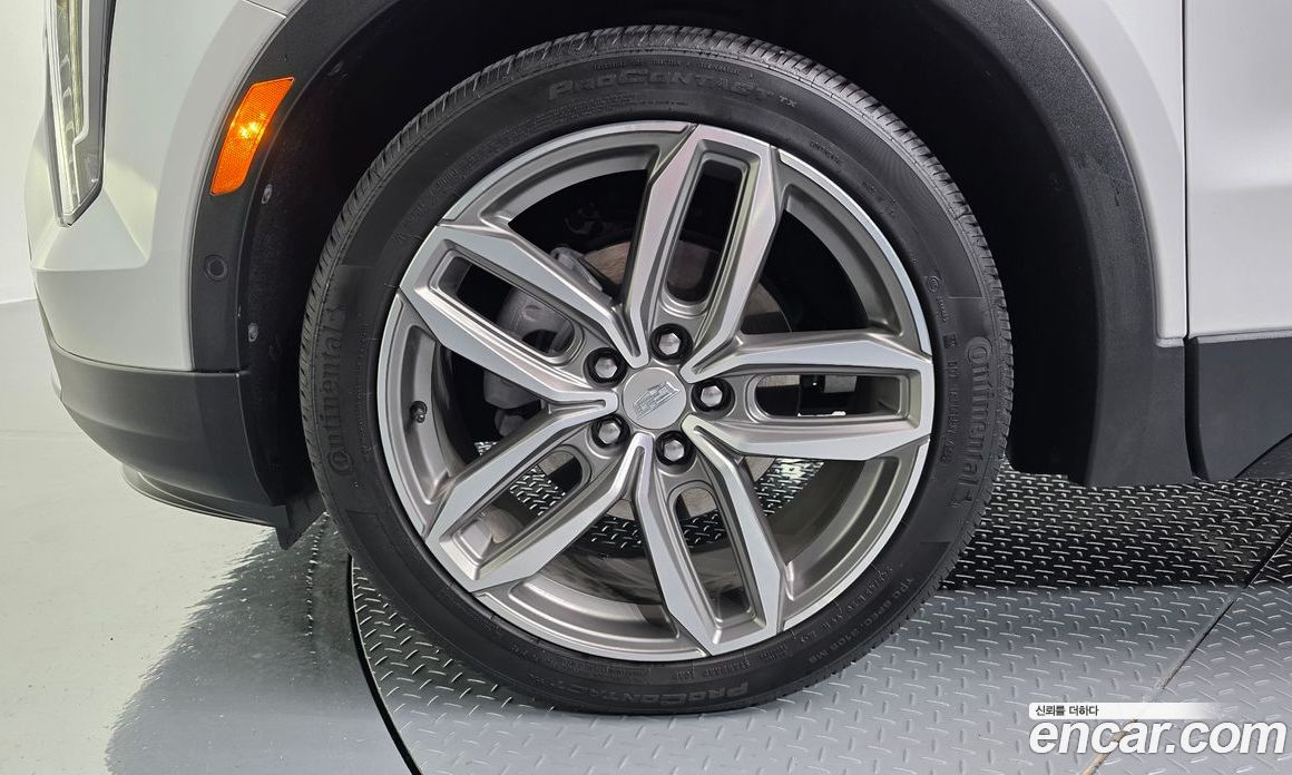 Cadillac XT4 фото 5