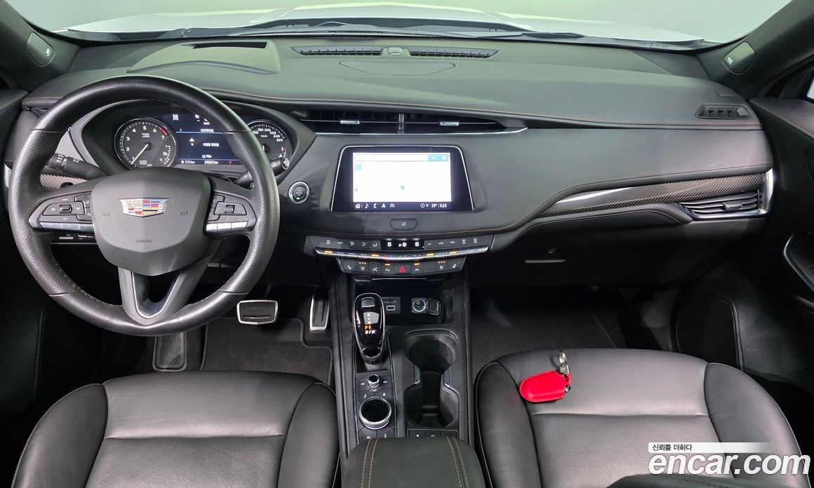 Cadillac XT4 фото 7