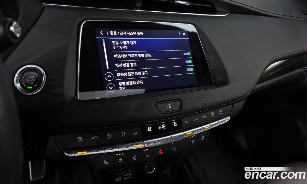 Cadillac XT4 фото 16
