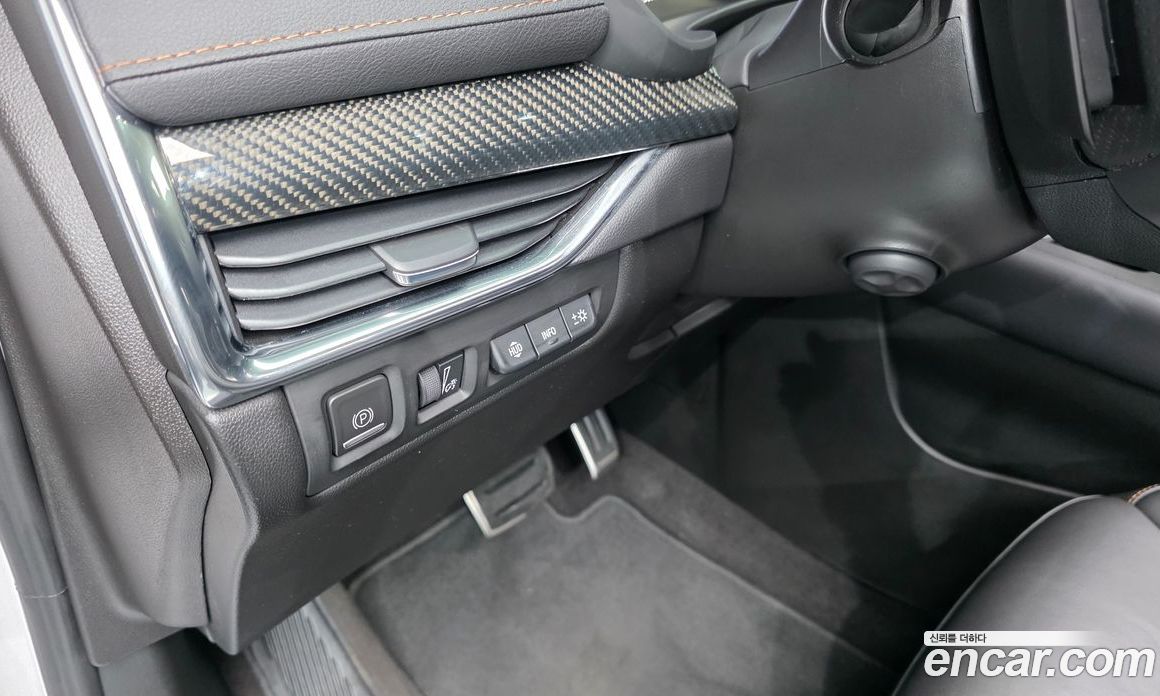 Cadillac XT4 фото 19