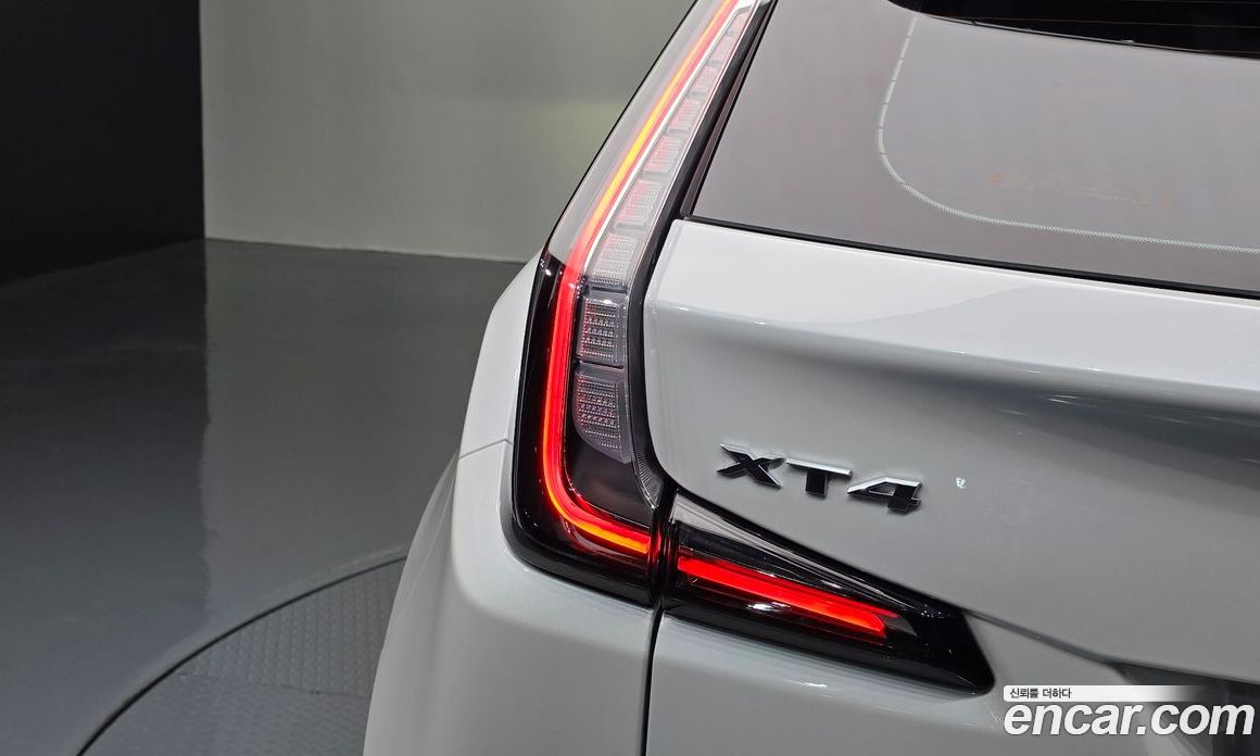 Cadillac XT4 фото 23