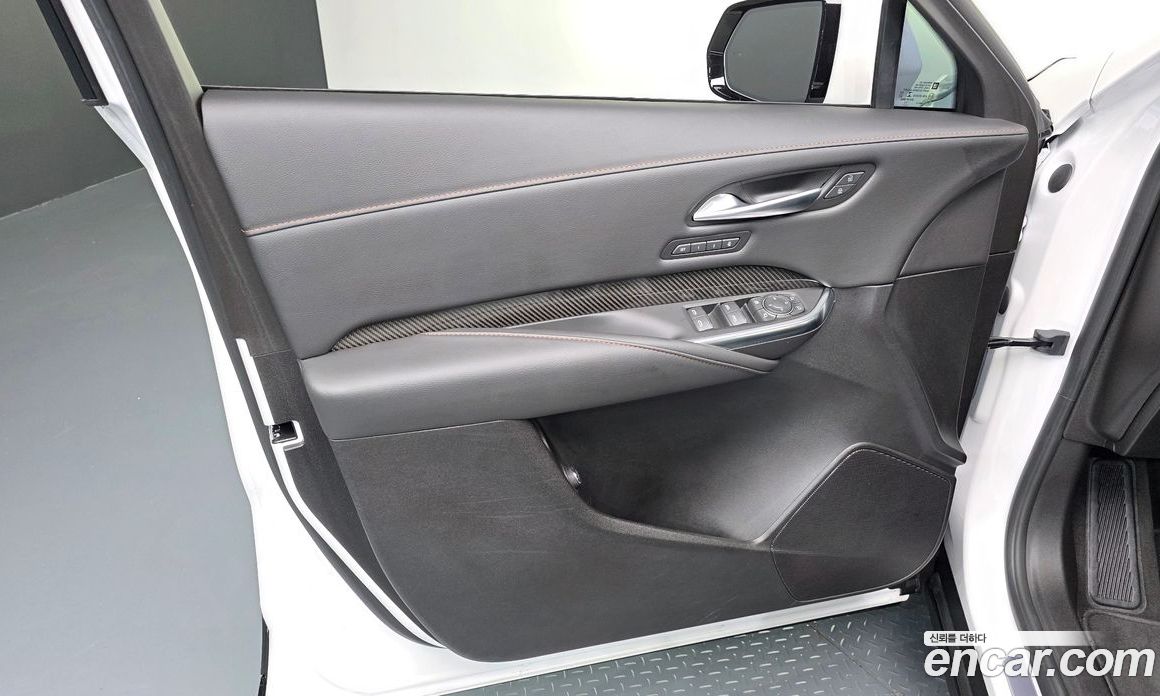 Cadillac XT4 фото 24
