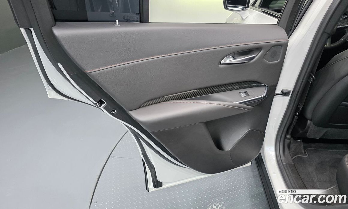 Cadillac XT4 фото 25