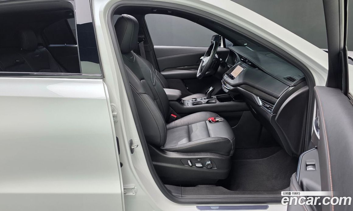 Cadillac XT4 фото 26