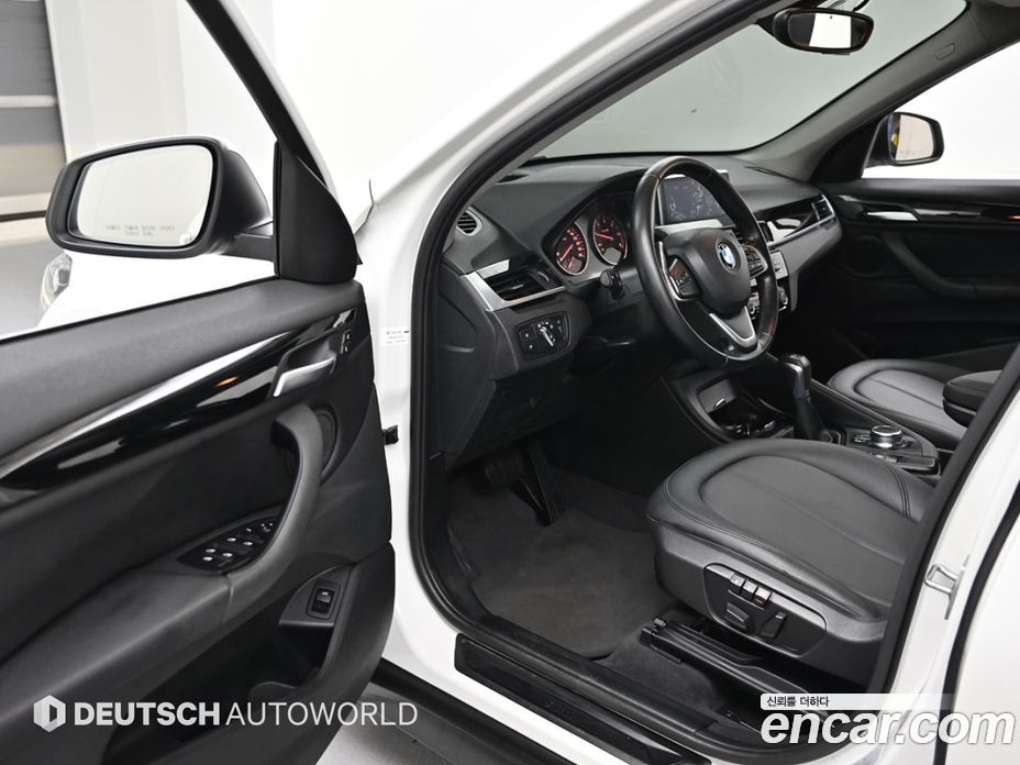 BMW X1 (F48) фото 11