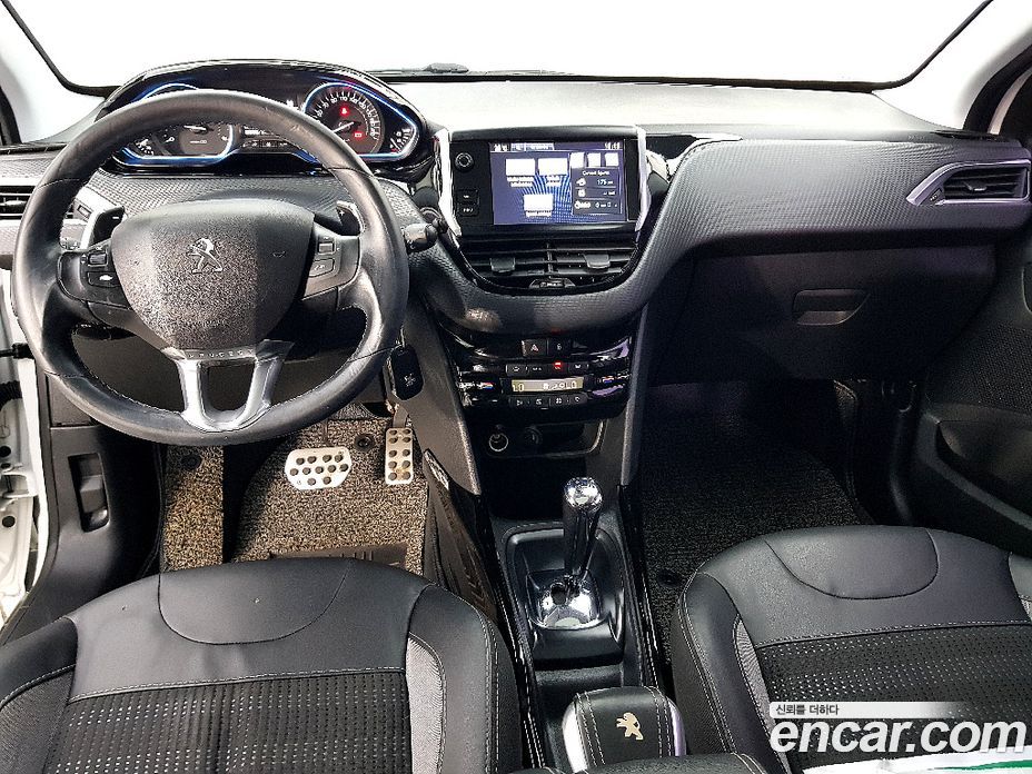 Peugeot 2008 1st Gen фото 5