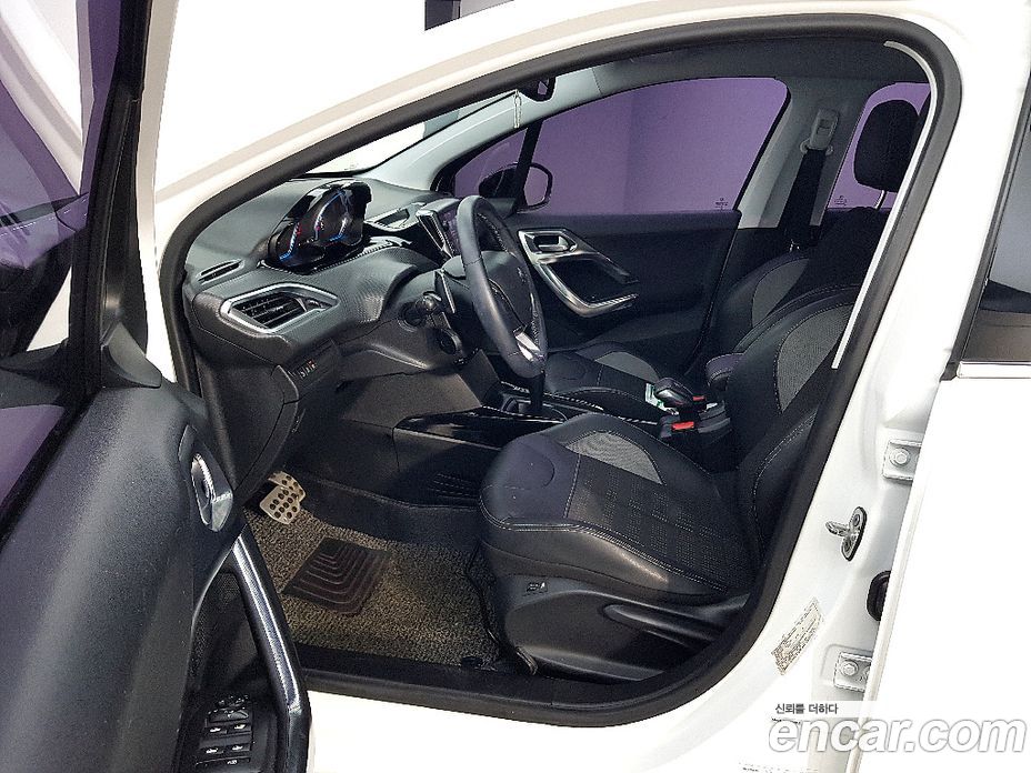 Peugeot 2008 1st Gen фото 8