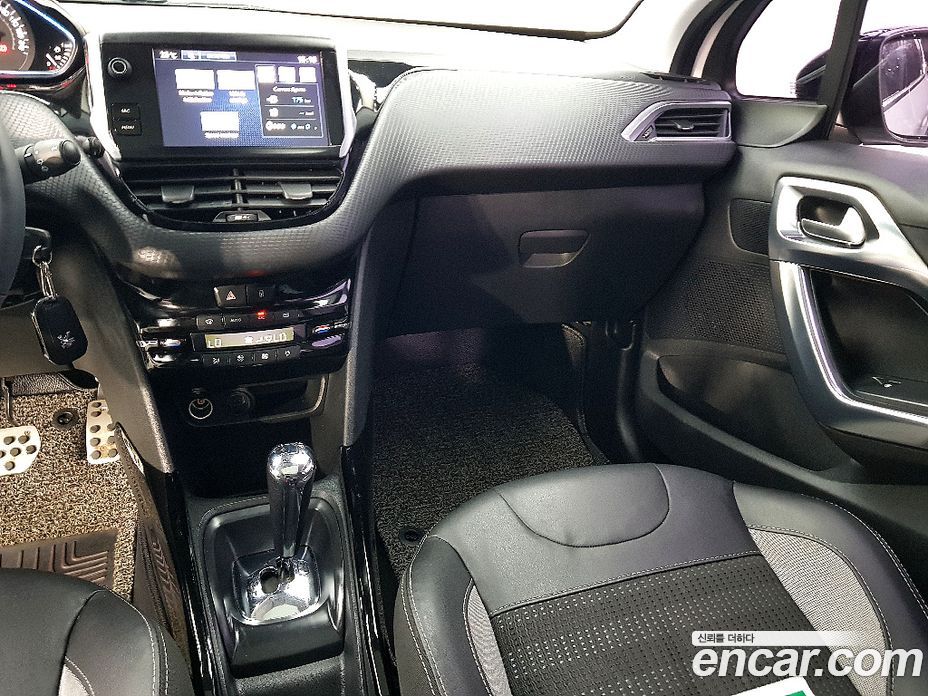Peugeot 2008 1st Gen фото 10