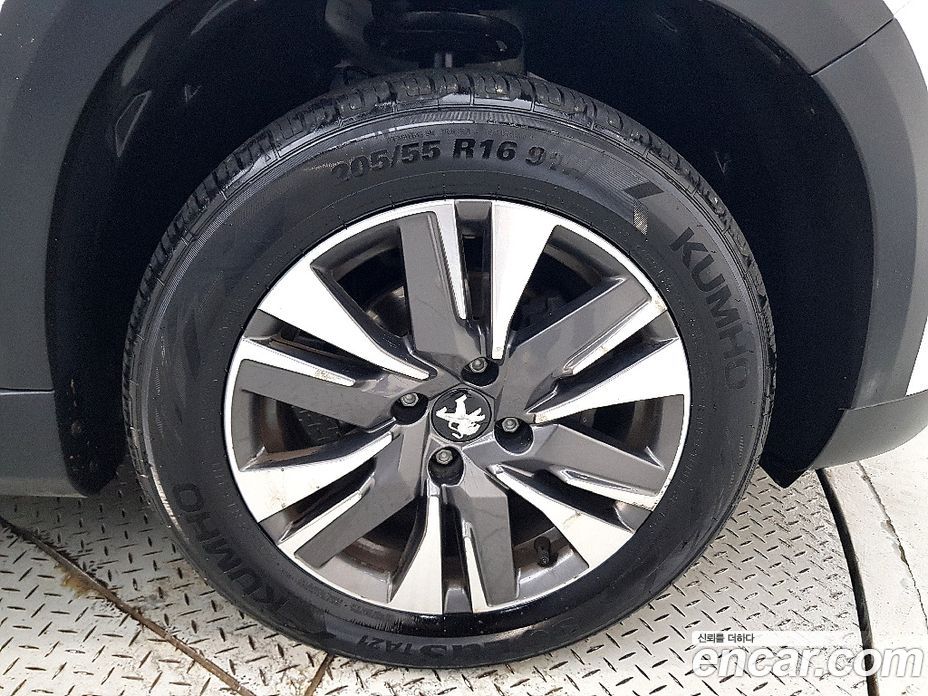 Peugeot 2008 1st Gen фото 20