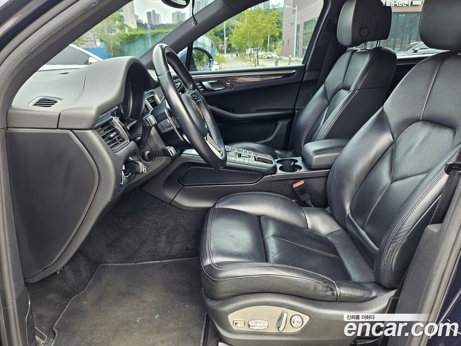 Porsche Macan фото 11