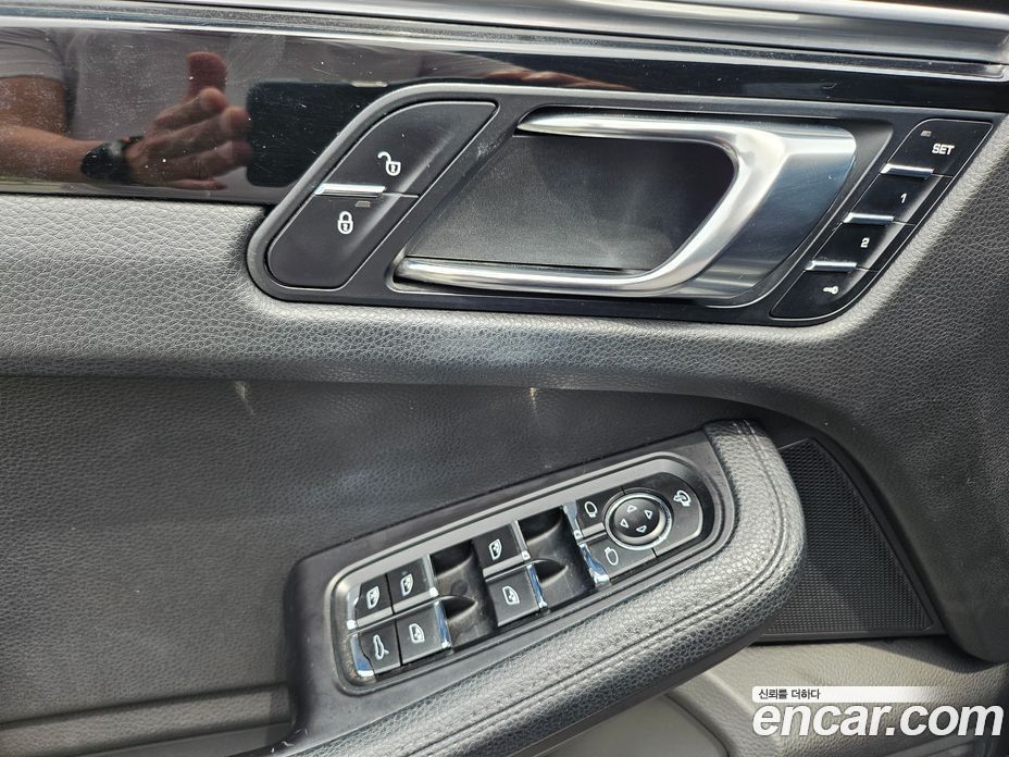 Porsche Macan фото 12