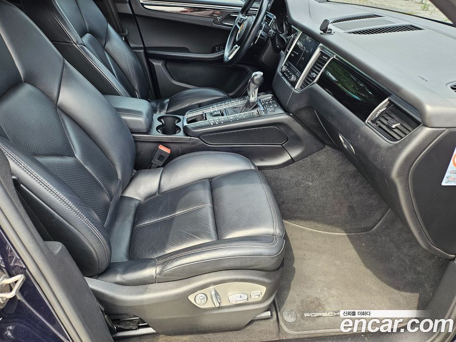 Porsche Macan фото 13