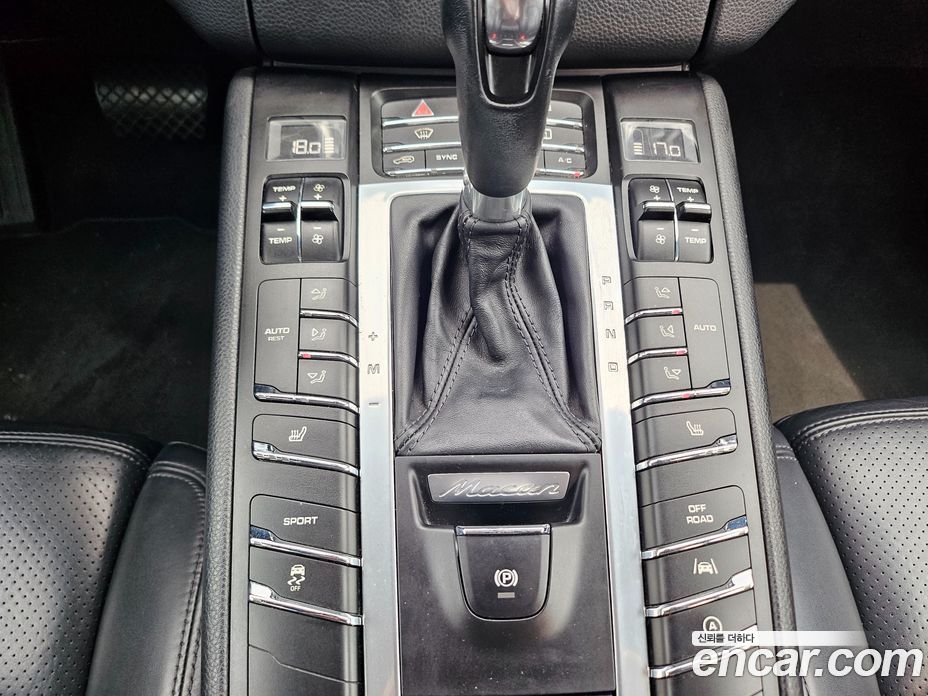 Porsche Macan фото 18