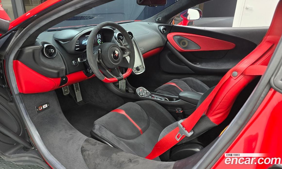 McLaren 570S фото 10